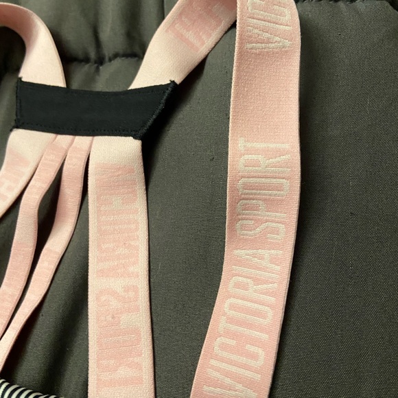 Victoria secret medium size sport bra - Picture 4 of 6